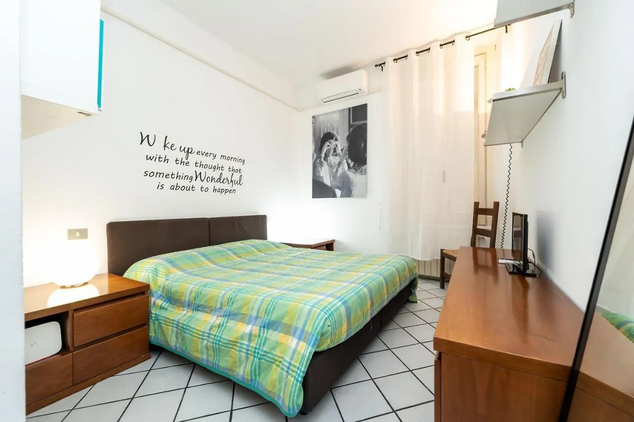 Casemi - Mercato 16 Dx In Full City Center location